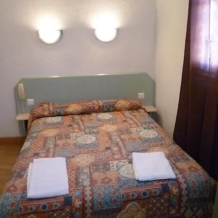 Saint Jean Baptiste لورد