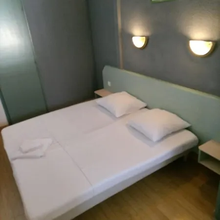 Hotel Saint Jean Baptiste 2*