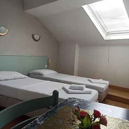 Saint Jean Baptiste 2* لورد