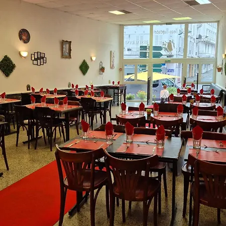 Saint Jean Baptiste Szálloda Lourdes